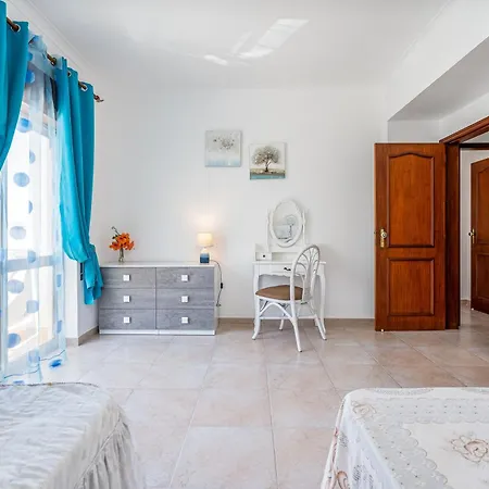 Monte Gloria Lagos